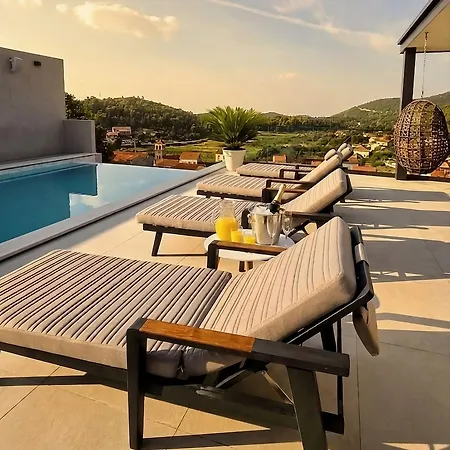 Of The - Private Design With Panoramic Views & Infinity Pool Vila Pupnat